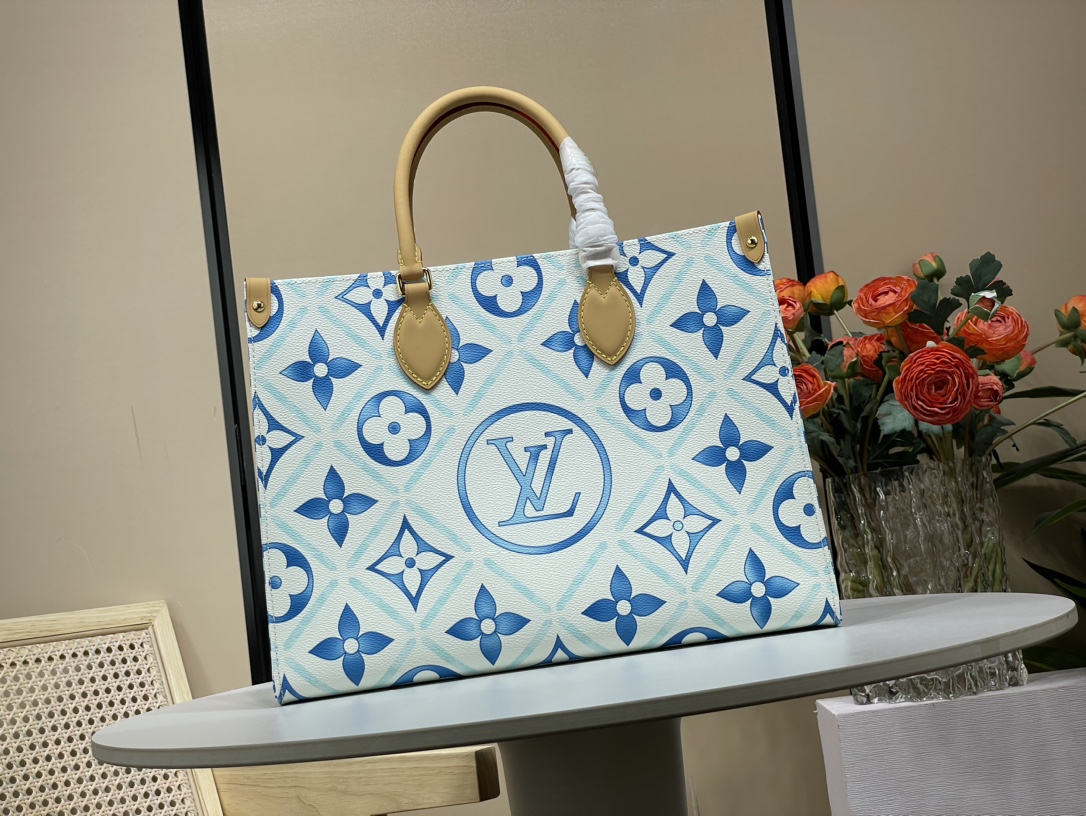 Louis Vuitton Shopping Bags